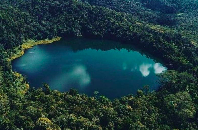 Keindahan Danau Rana