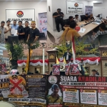 HIPMA-Bursel Demo di Mabes Polri, Desak Evaluasi Polres Buru Selatan dan Keadilan bagi Briptu Haryanto Tasane