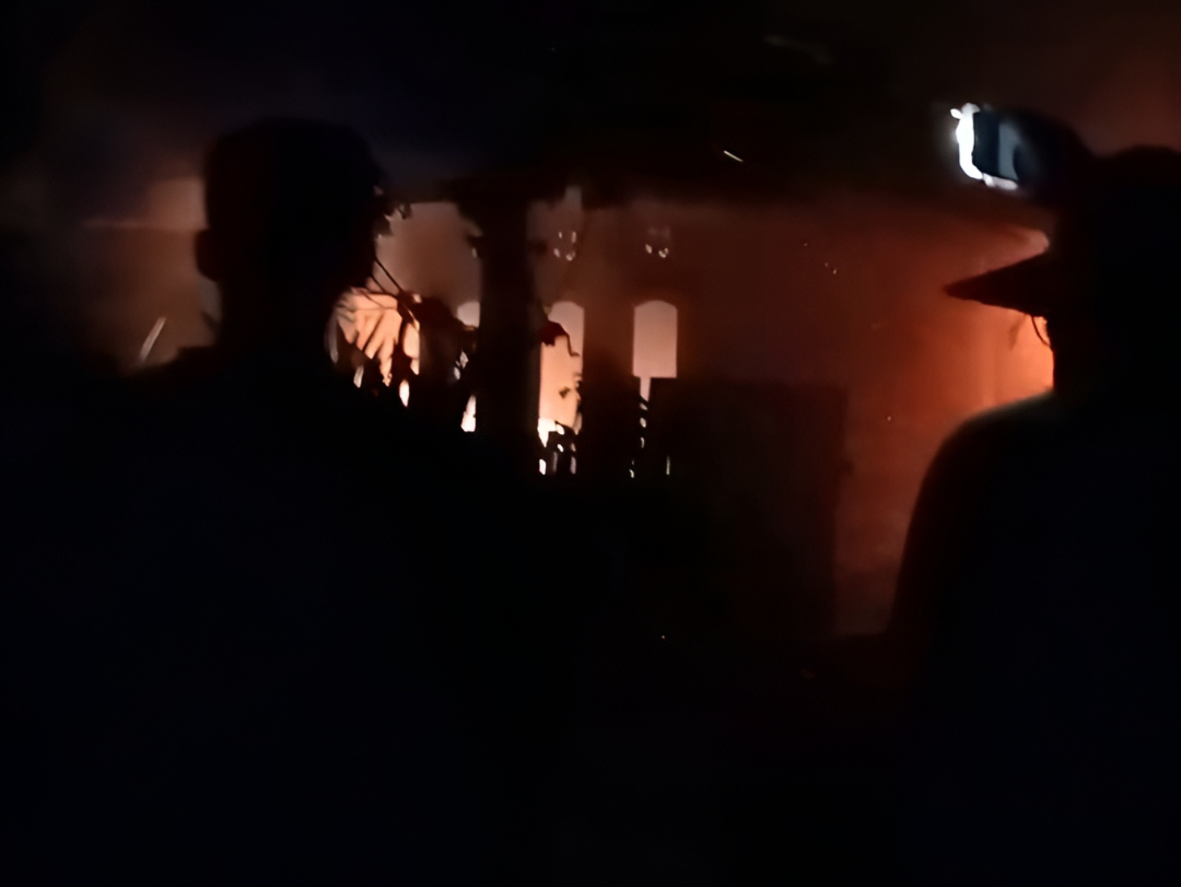 Rumah Anggota DPRD Buru Selatan Terbakar, Diduga Akibat Arus Pendek Listrik